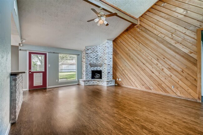 Foto del edificio - 946 Mesa Terrace Dr