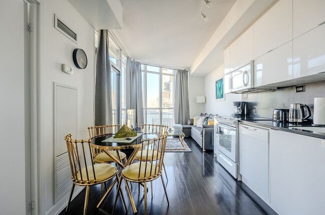 Photo du bâtiment - 21 Iceboat Terr