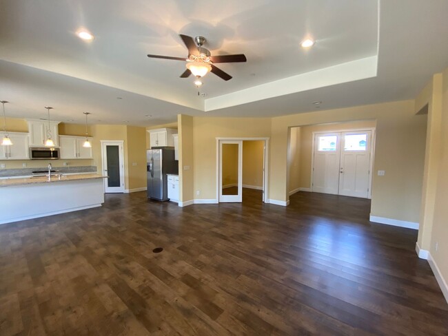 Foto del edificio - Large 3 bedroom 2.5 bath in Sycamore Creek