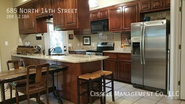 Foto del edificio - 685 N 14th St