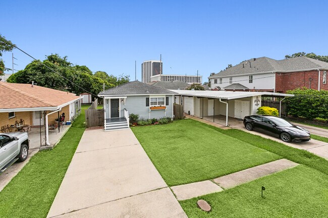 estacionamiento en la entrada fuera de la calle - 209 Vine St