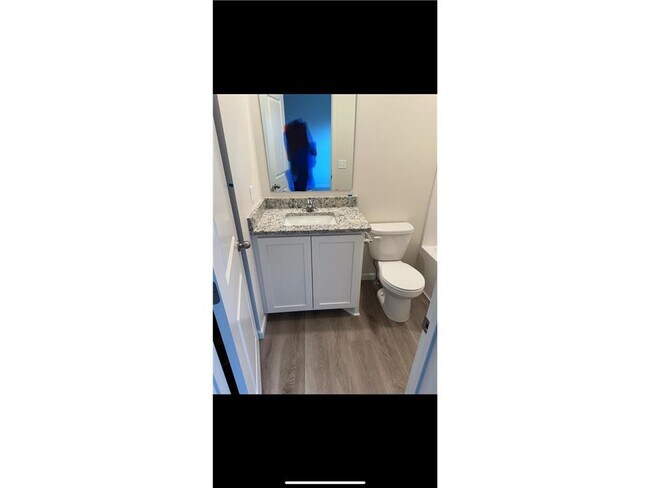 Foto del edificio - 39873 Fallbrook Ave