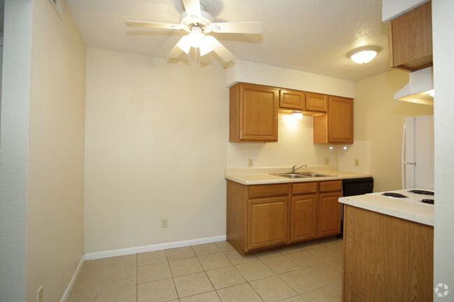 1BR, 1BA - Large_615 SF - Santa Fe Apartments