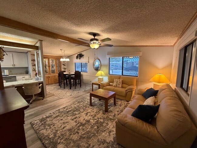 Foto del edificio - NICE HOME IN THE FOOTHILLS!