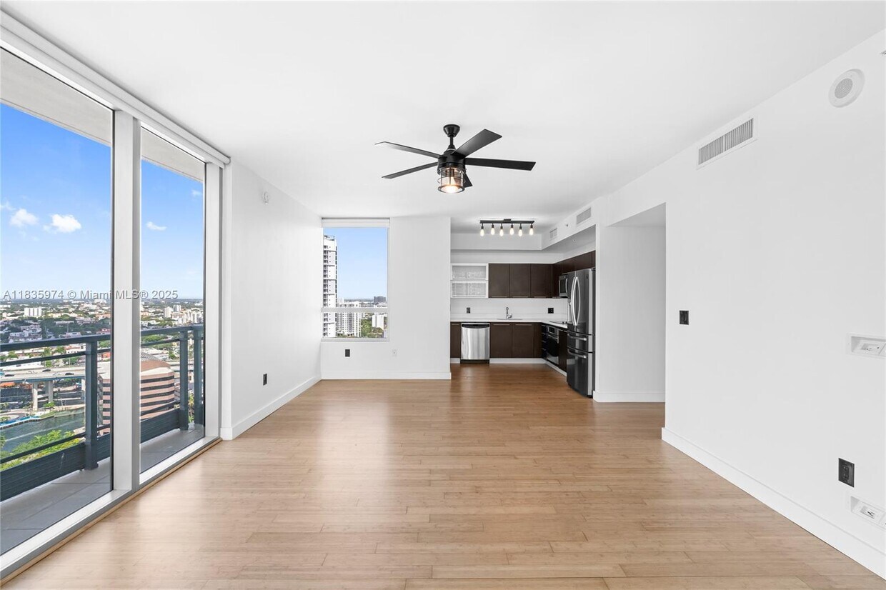 Foto principal - 90 SW 3rd St