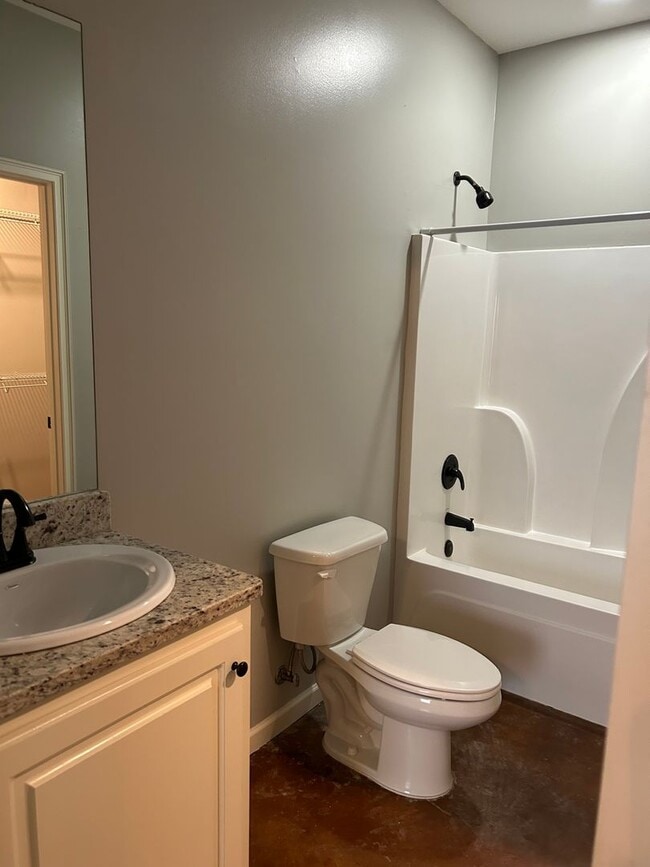 Building Photo - 101 Private Rd 4017