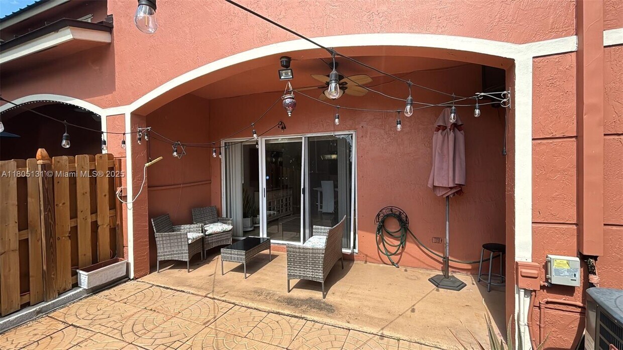Foto principal - 1204 NW 100th Ave
