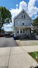 Building Photo - 94 Maple St