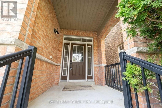 Building Photo - 8 Carrier Crescent