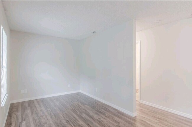 Foto del edificio - 125 Bonita Rd