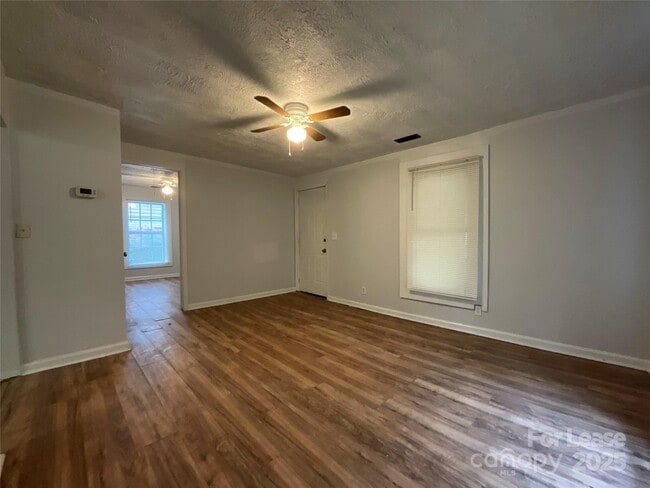 Building Photo - 1305 Ragan Ave