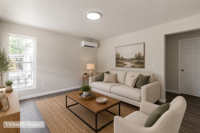Building Photo - Updated 2 Bedroom Home in Red Bank