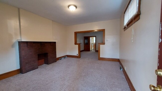 Building Photo - 98 W 8th Ave