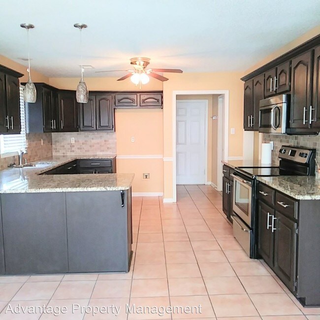 Building Photo - 4 br, 2.5 bath House - 462 Sanga Cir. W.