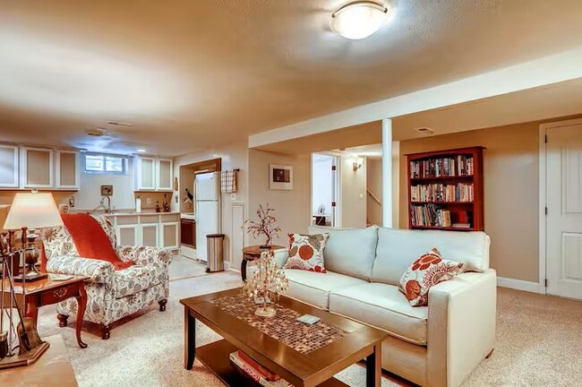 Foto del edificio - 1367 S Beach Ct