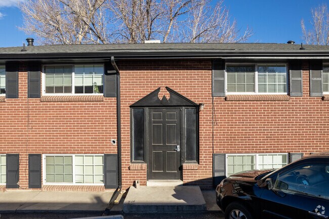 Entrada - 1637 Kimbark St