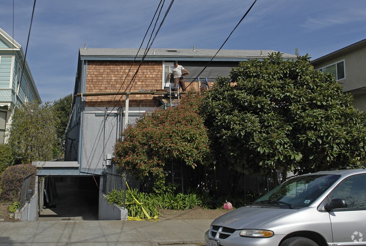 Primary Photo - 2205 San Antonio Ave