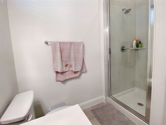 Foto del edificio - 5 br, 4 bath House - 6405 Golden Bough Ln