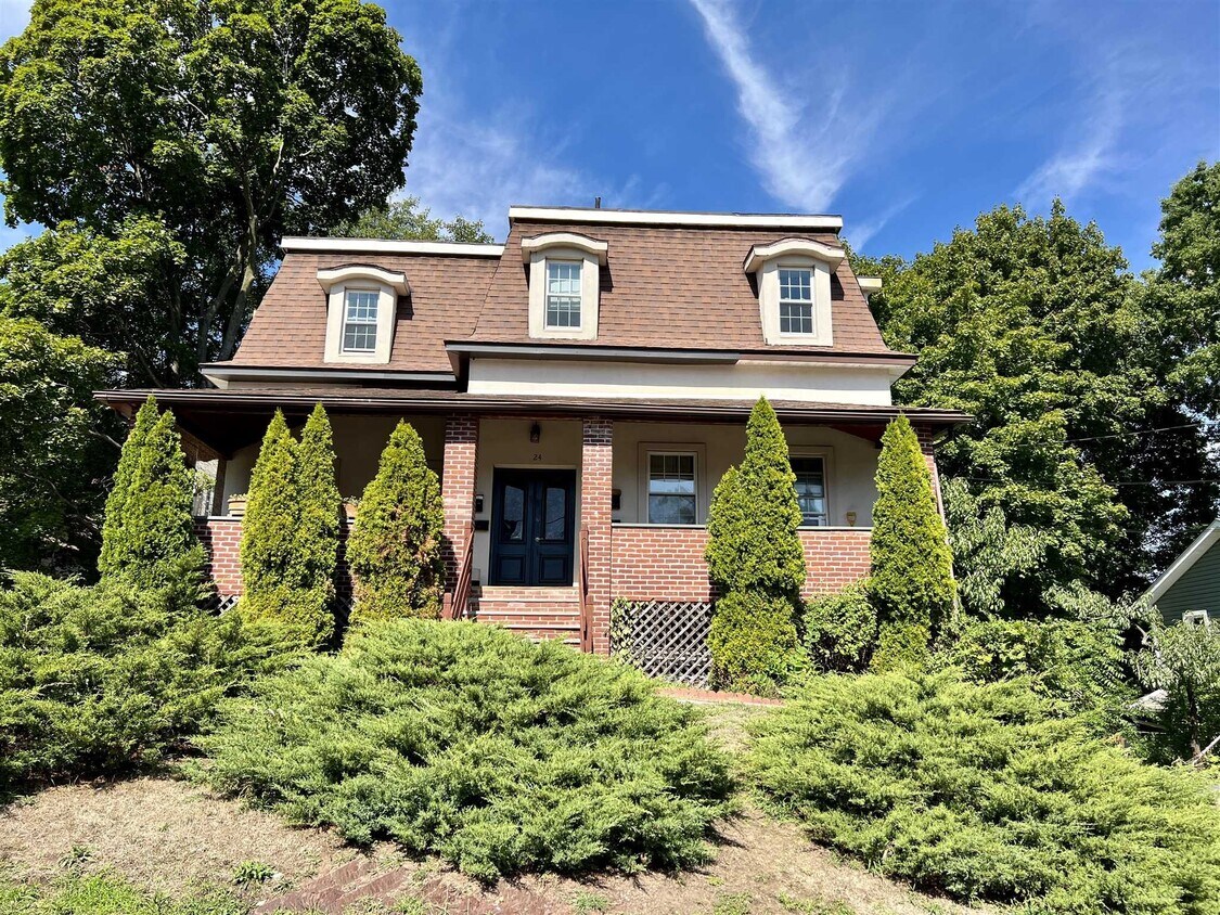 24 Fowler St Unit 3, Beacon, NY 12508 Room for Rent in Beacon, NY