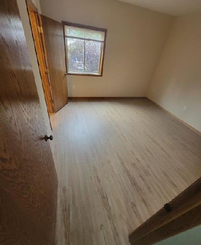 Interior Photo - Lake Park Reserve