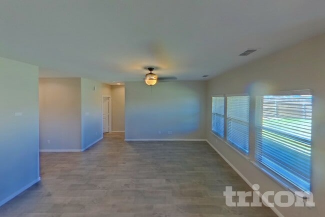 Building Photo - 9216 Castorian Dr