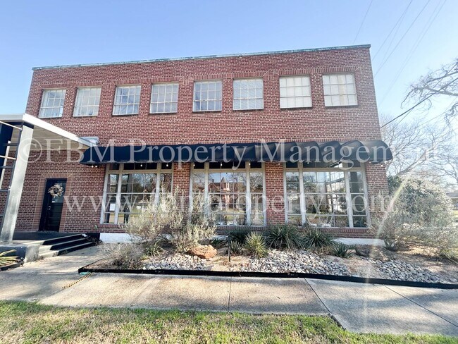 Building Photo - 1300 W Main St