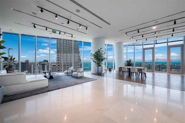 Foto del edificio - 300 Biscayne Blvd Way