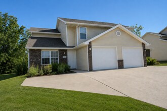 Building Photo - 5808-5810-5810 Canaveral Dr
