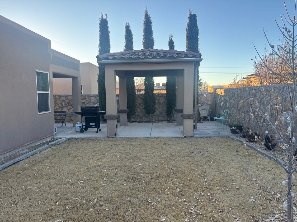 Foto del edificio - 3613 Santa Sabina Ave