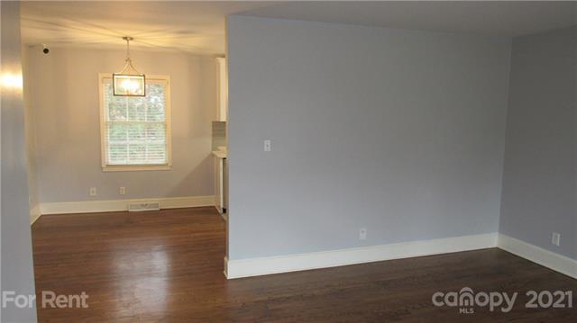 Foto del edificio - 1420 Springwood Ln