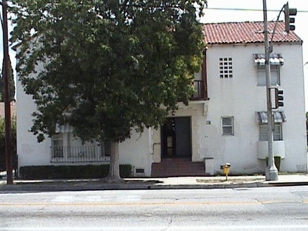 Primary Photo - 901 N Arrowhead Ave