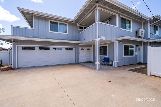Foto del edificio - $4,000 / 3 BED / 2 BATH /  With 28 SOLAR P...