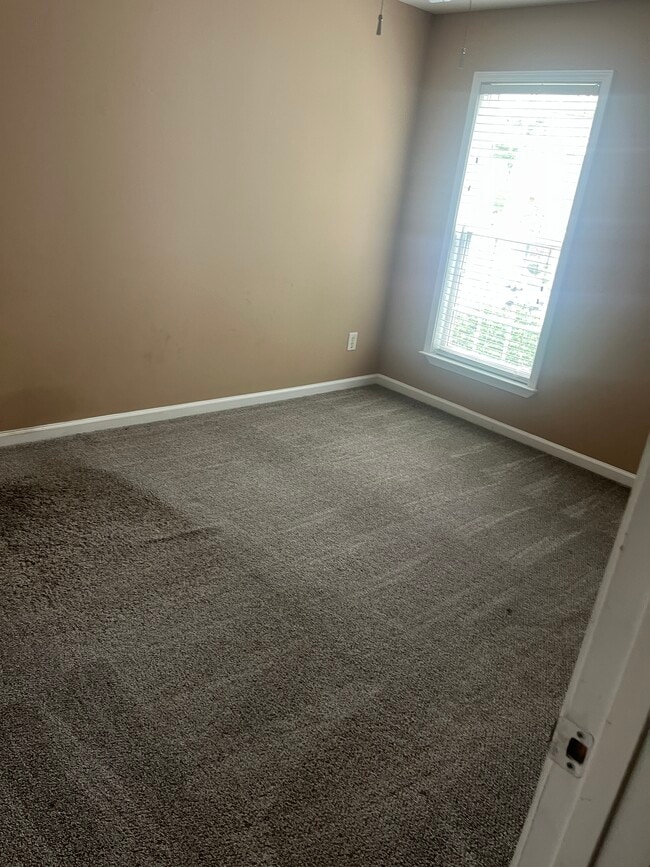Building Photo - 2530 Sandown Ct