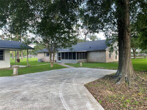 Building Photo - 16526 Walnut Springs Ln