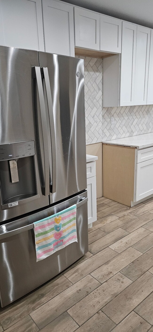 Building Photo - 3139 E Lyell Ave