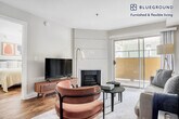 Foto principal - 7660 Beverly Blvd