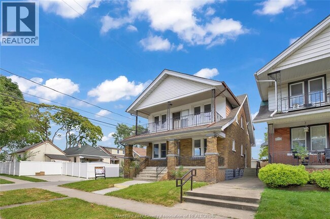 Building Photo - 747 Niagara St