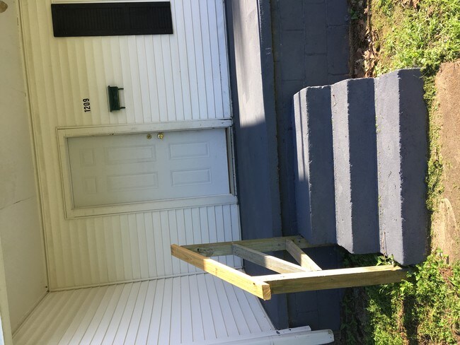 Foto del edificio - 1209 W Vine Ave