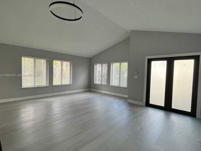 Foto del edificio - 3931 SW 84th Terrace