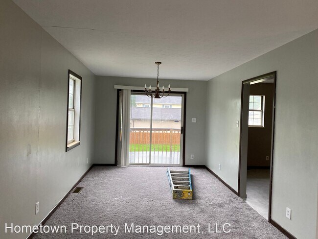 Building Photo - 3 br, 2 bath House - 501 1/2 Caroline Ave.