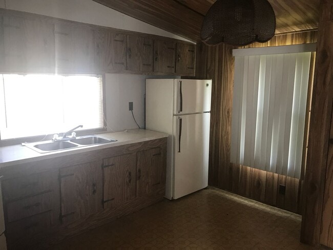 Foto del edificio - Come take a look at this 2 bedroom 1 bath ...