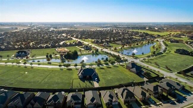 Foto del edificio - 1524 Calcot Ln
