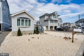 Building Photo - 38 Bay Breeze Dr
