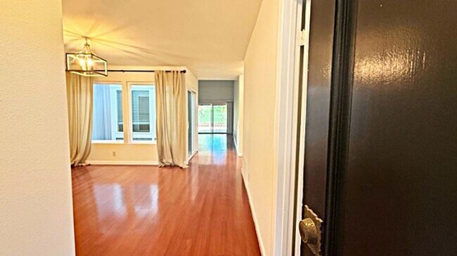 Foto del edificio - Charming, 2BD/2BA, Single-Story TH in Crow Canyon Country Club in Danville- Available NOW!