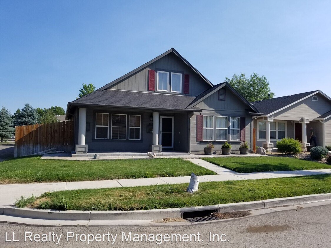 Foto principal - 4 br, 3 bath House - 1402 Honey Locust