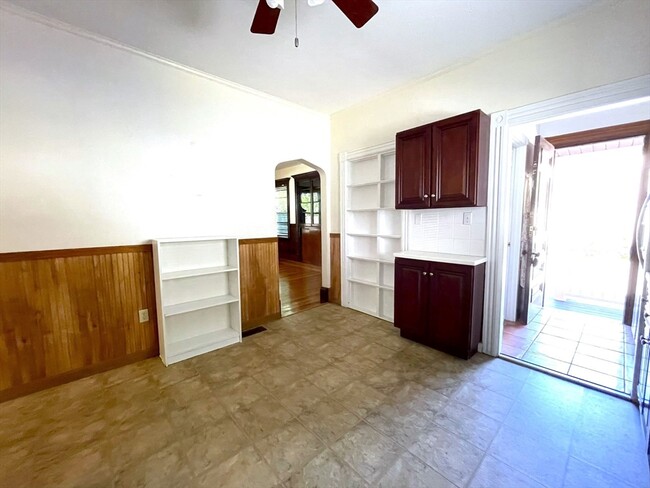 Foto del edificio - 206 Corey Rd