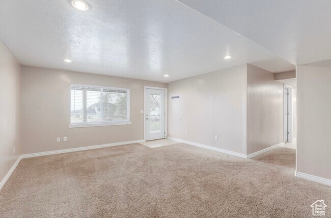 Building Photo - 1278 E 530 N