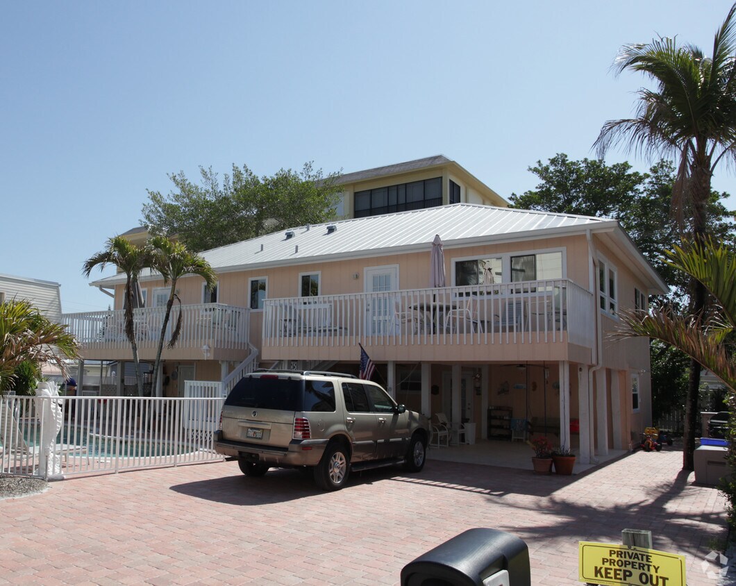 Primary Photo - 50 Gulf Beach Rd