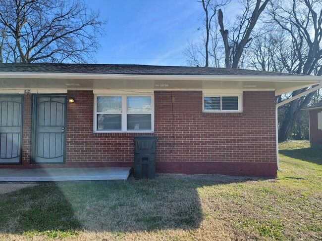 Building Photo - 612 N Kelly St
