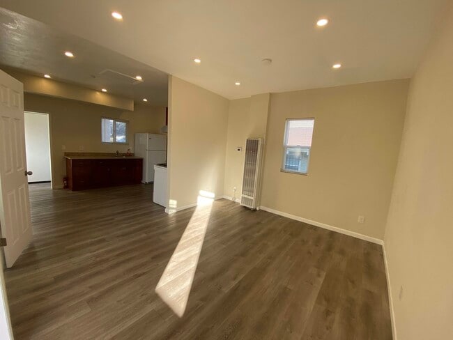 Foto del edificio - 4032 Suter St
